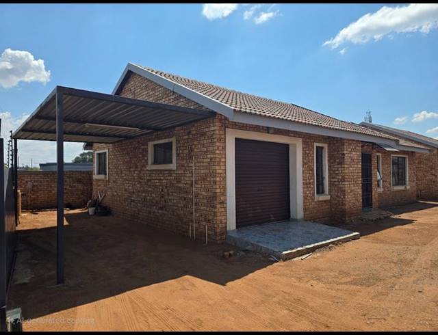 3 BEDROOM HOUSE FOR SALE IN GREENHILLS EXT 3